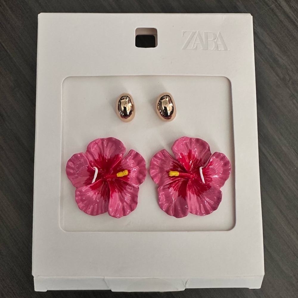 Zara Pack of Flower and Hoop Earrings